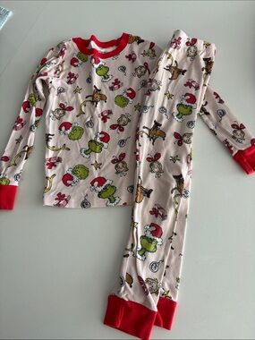 Carter’s girls Pink Grinch Holiday Pajama Set 6